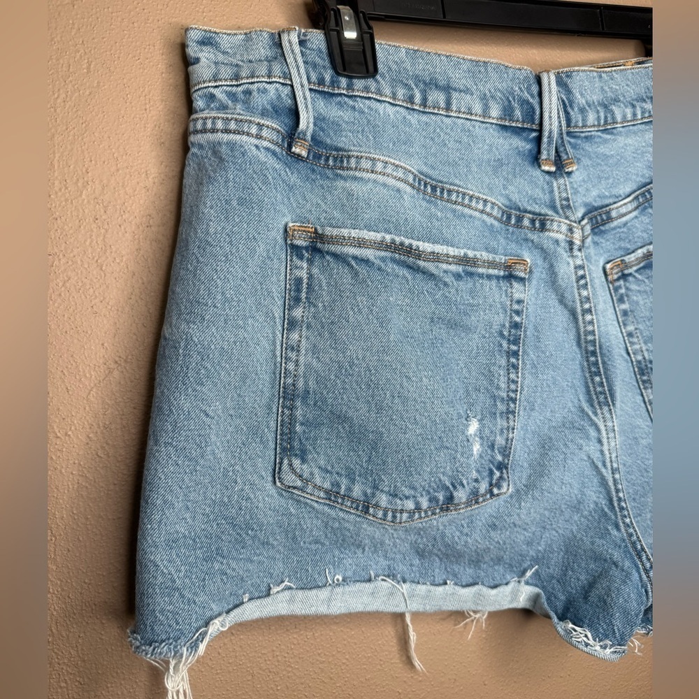 Good American Denim Blue Cotton Jean Shorts Distressed Size 14/32 Preppy Summer - Picture 10 of 11